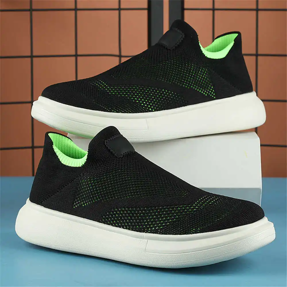 Calze con plateau scarpe marro - Office Tech Guy recensione e prezzo